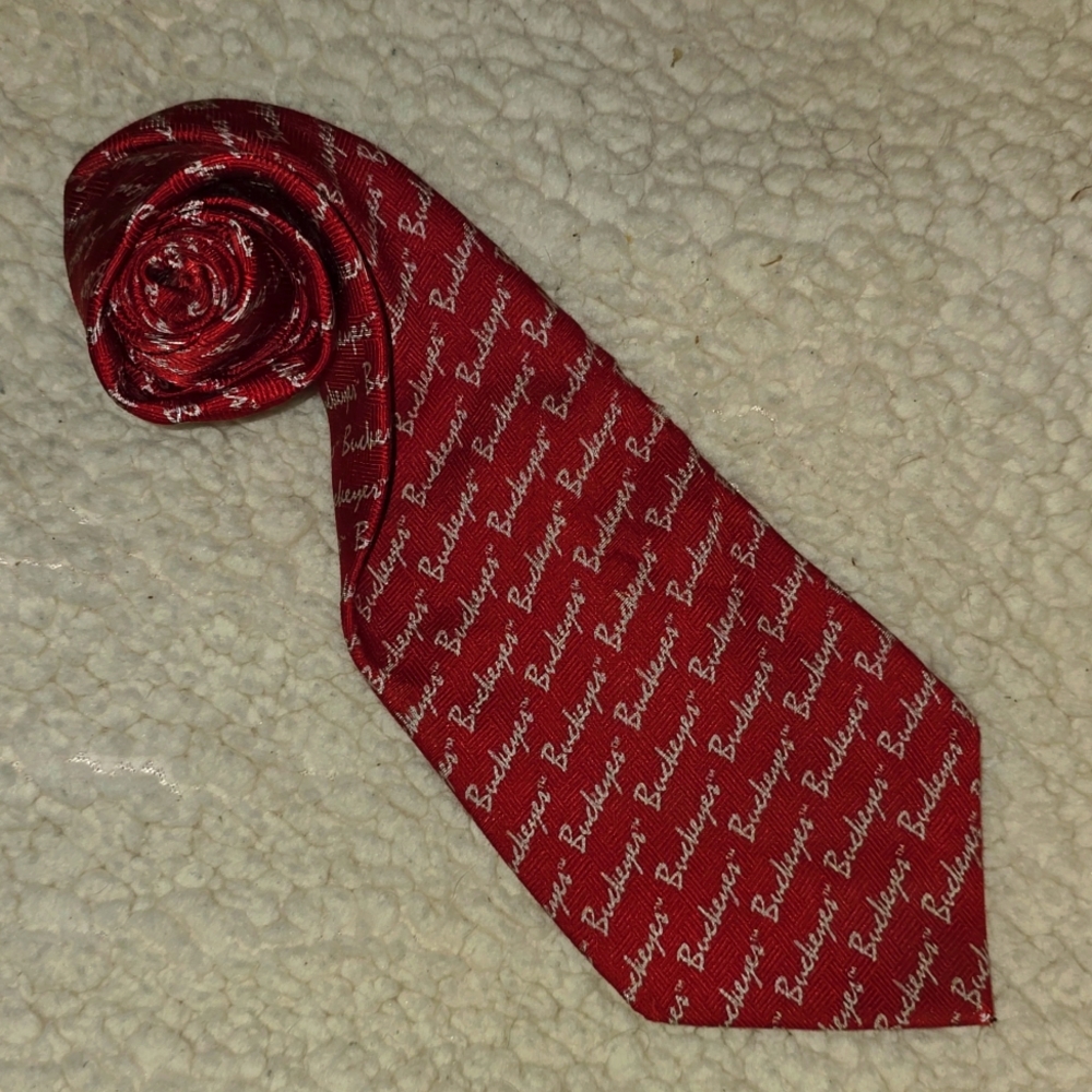 OHIO STATE BUCKEYES Tie 100% Silk Script Ohio OSU